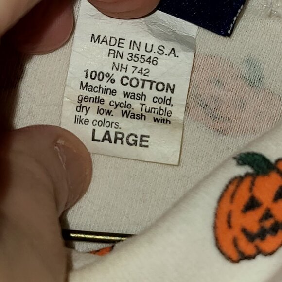 Pumpkins Turtleneck - Picture 2 of 2